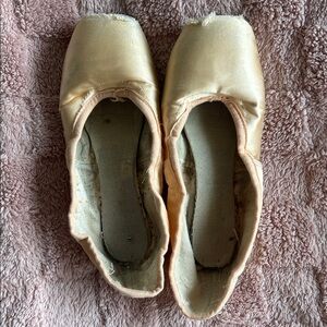 Smelly Used Ballerina Pointe Shoes